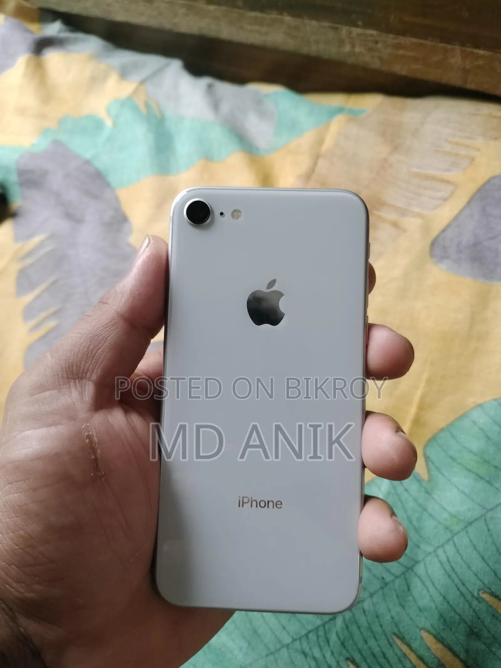 Apple iPhone 8 . (Used)
