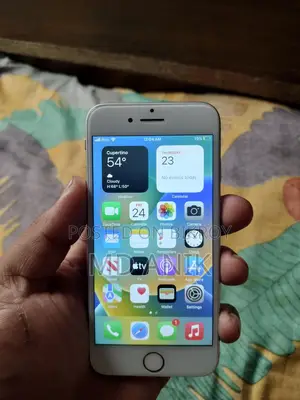 Apple iPhone 8 . (Used)