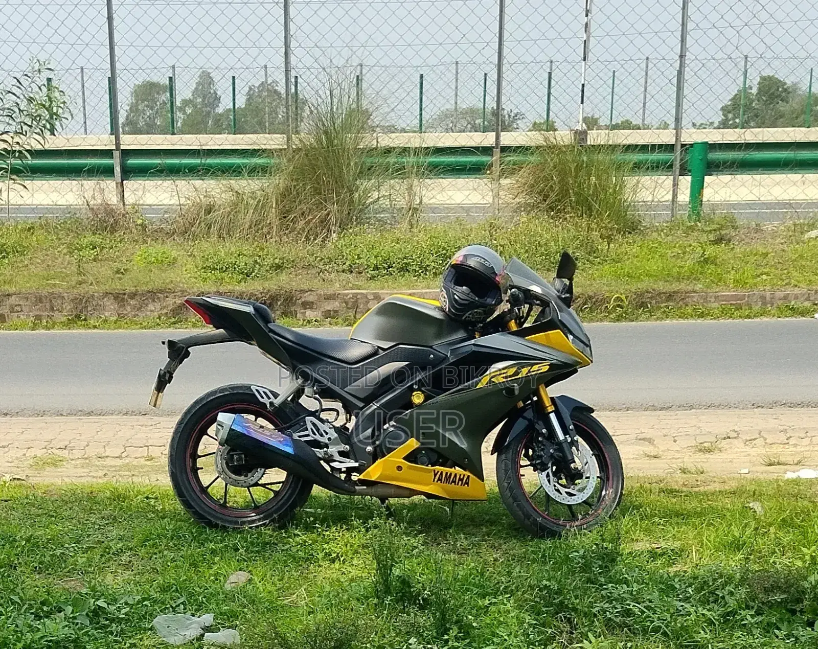 Yamaha R1 2019 Yellow