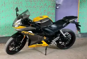 Yamaha R1 2019 Yellow