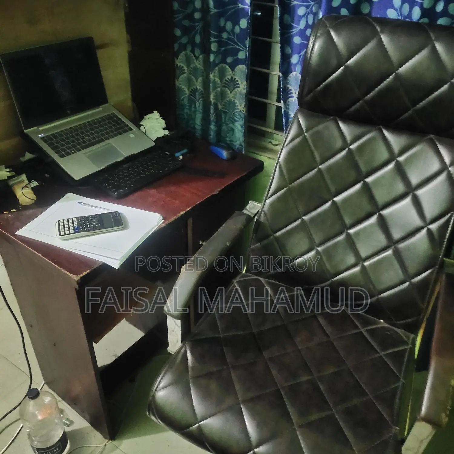 টেবিল চেয়ার এবং খাট বিক্রি করা হবে