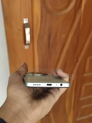 Realme 13 5G 8+4/128 (ব্যবহৃত)