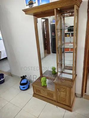 ১ টি সেগুনের ড্রেসিং টেবিল ও উক কাঠের সু-র‍্যাক
