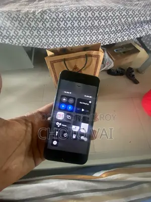 Apple iPhone 7 . (Used)