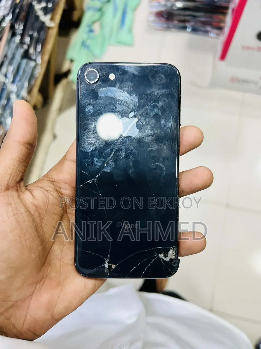 Apple iPhone 8 (Used)