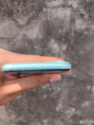 Apple iPhone 11 . (Used)