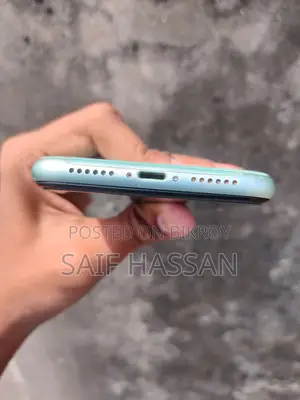 Apple iPhone 11 . (Used)