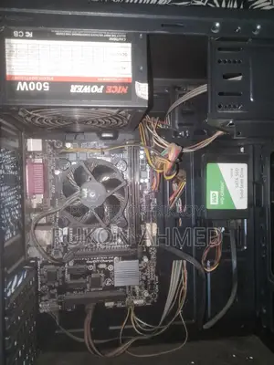 Gigabyte 85, 4GB RAM, i3, 120GB SSD