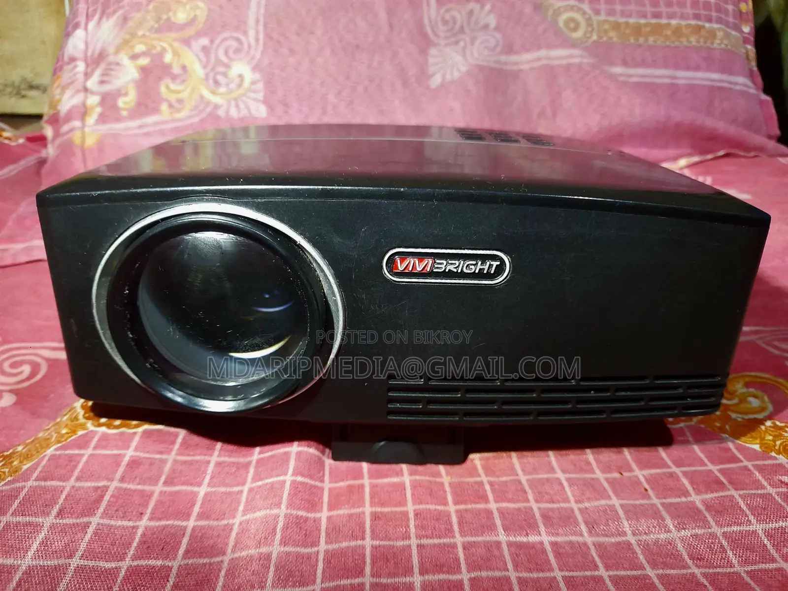 ViviBright GP80 Projector