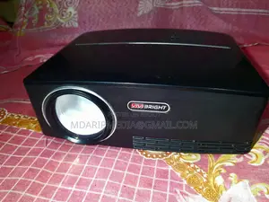 ViviBright GP80 Projector