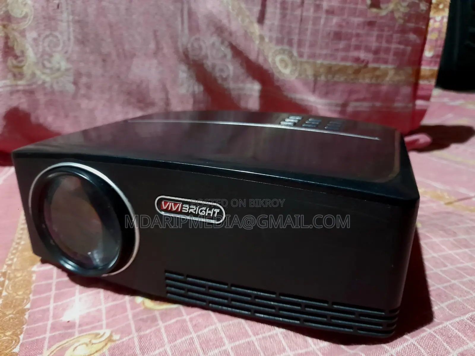ViviBright GP80 Projector