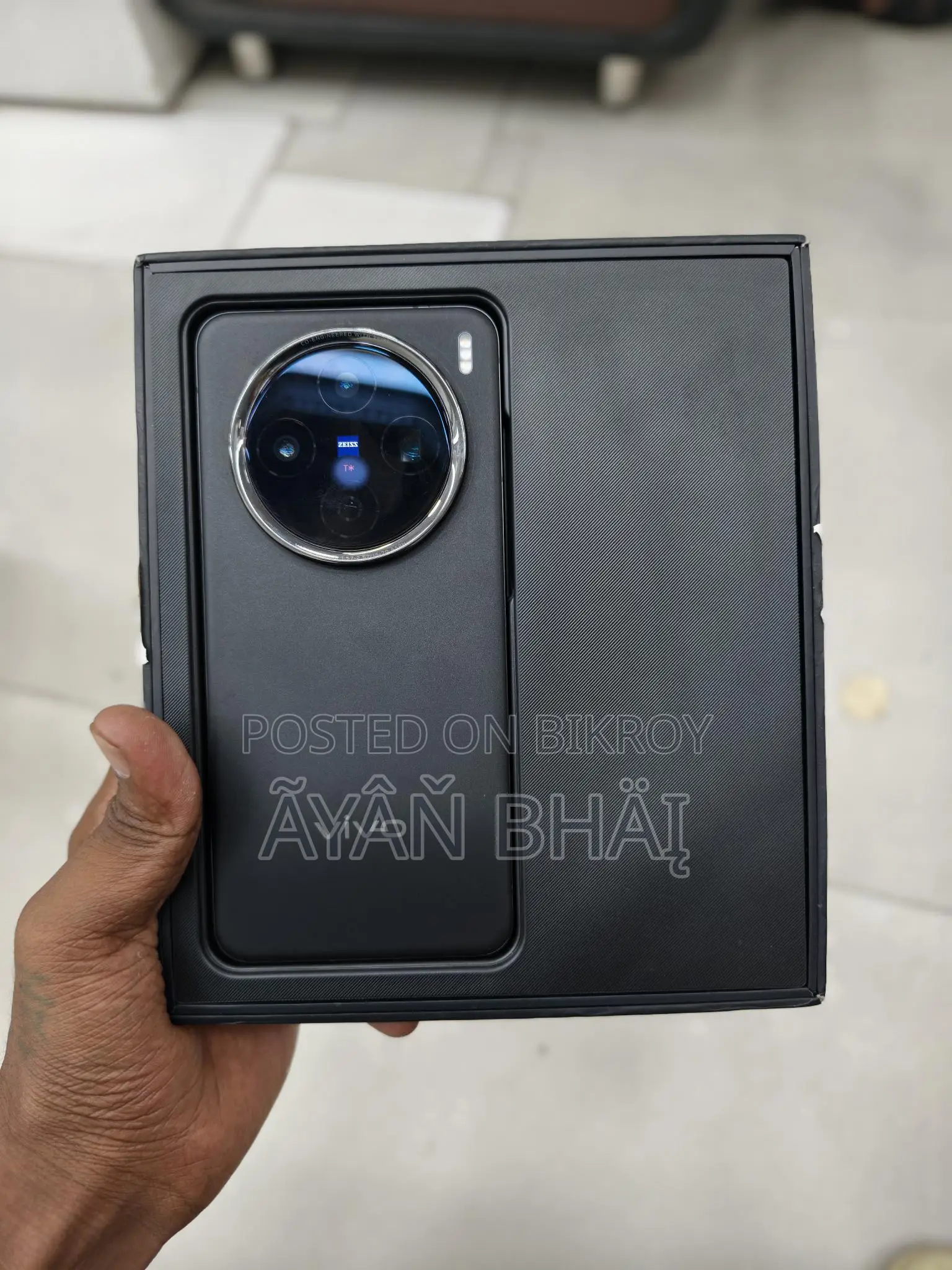 Vivo X200 12GB RAM 256GB ROM (Used)