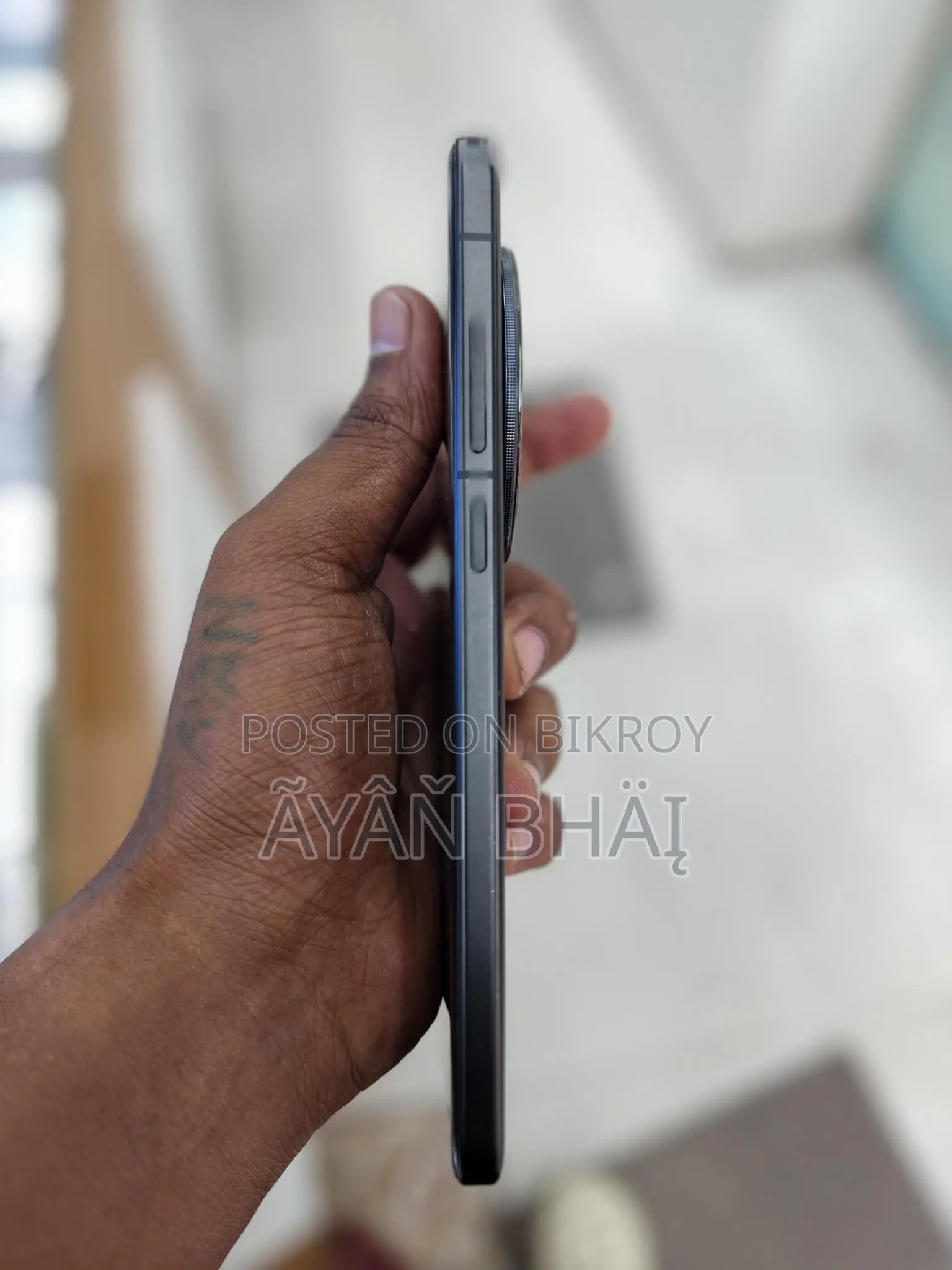 Vivo X200 12GB RAM 256GB ROM (Used)