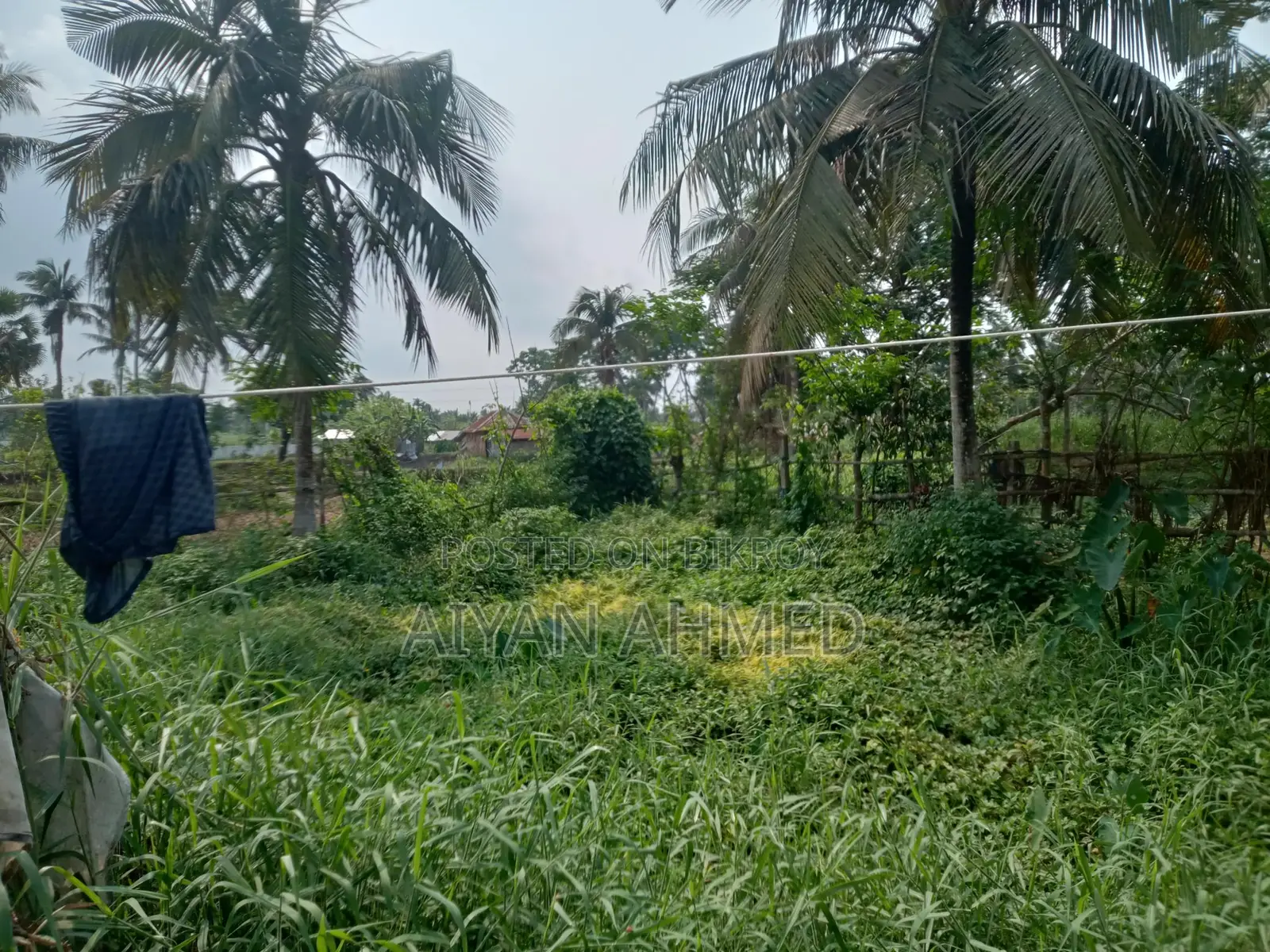 বসত বাড়ি সহ জমি বিক্র হবে পরিমাণ পোনে ৫ কাঠা, জমির রাস্তা ৬ ফুট