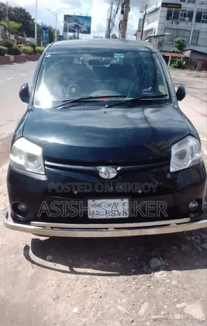 Toyota Sienta 1.5 FWD 2013 Black