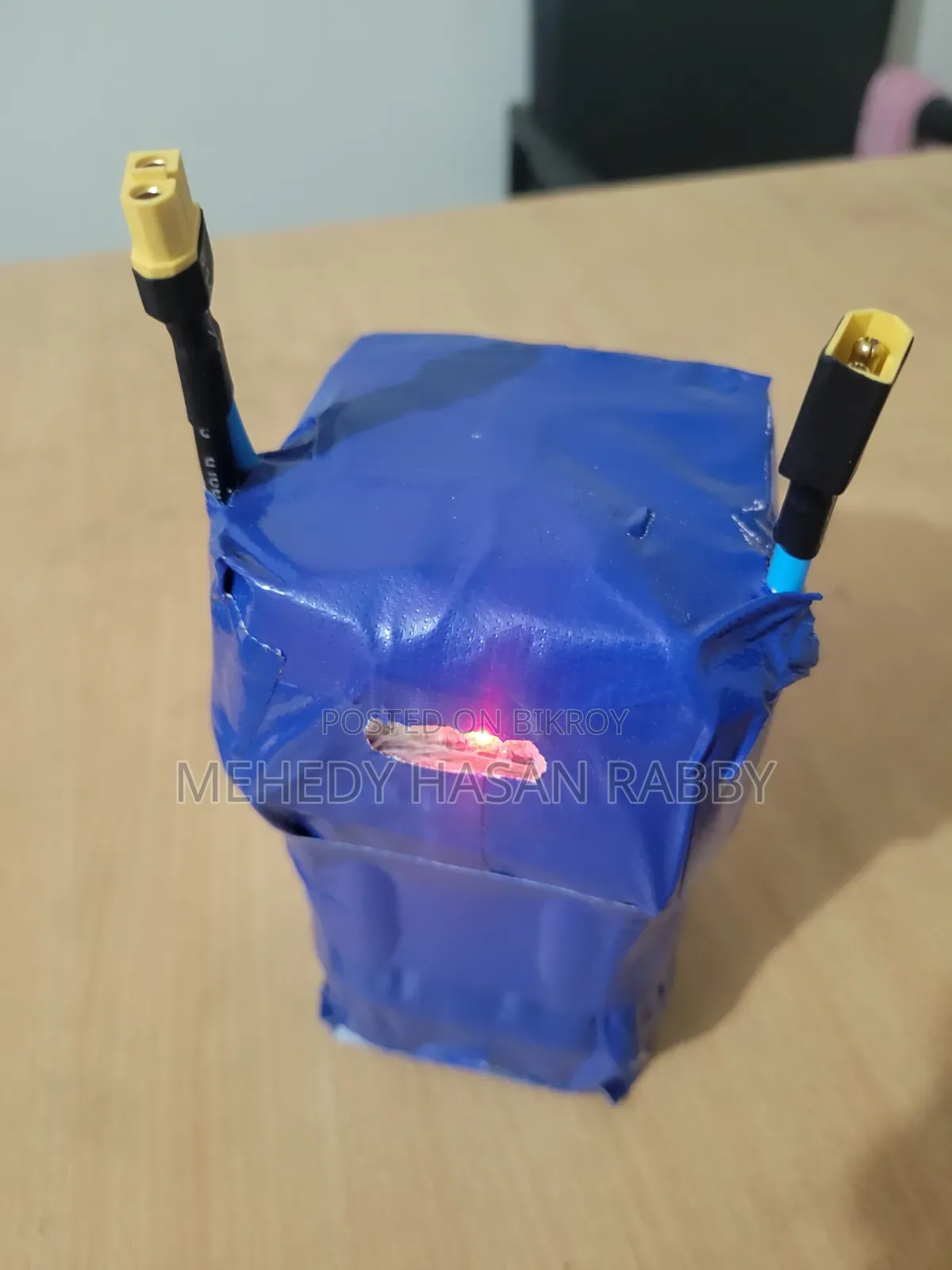 শক্তিশালী লিথিয়াম ফসফেট ব্যাটারি
