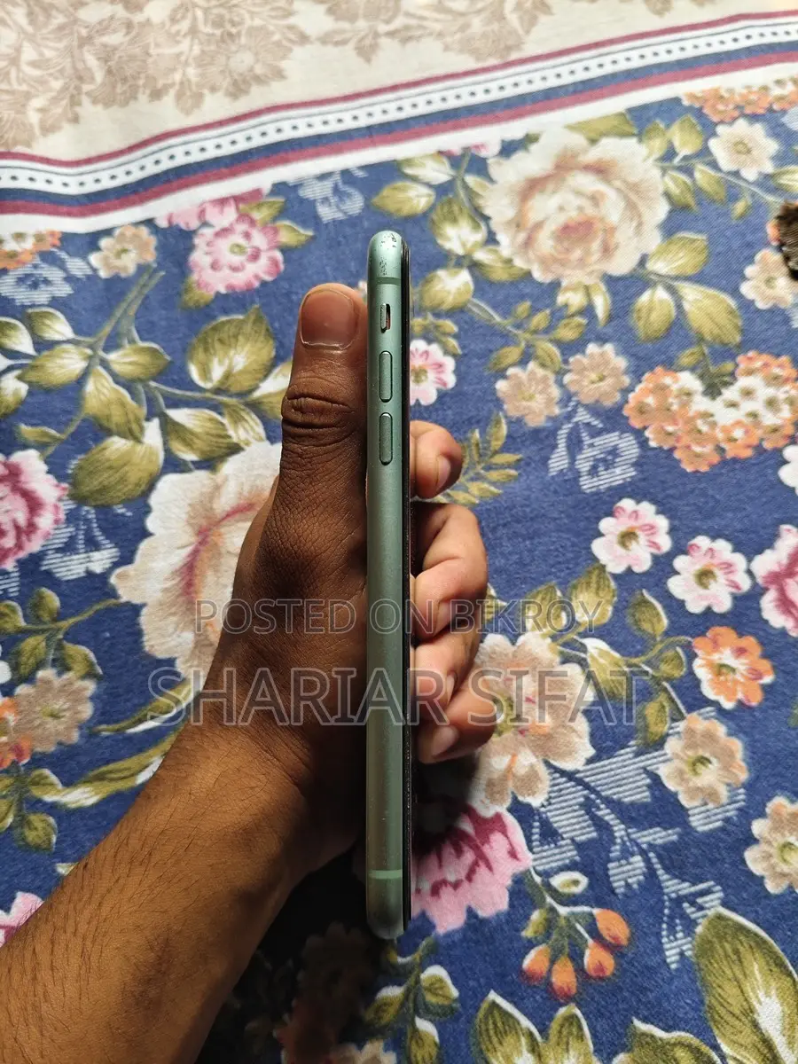 Apple iPhone 11 (Used)