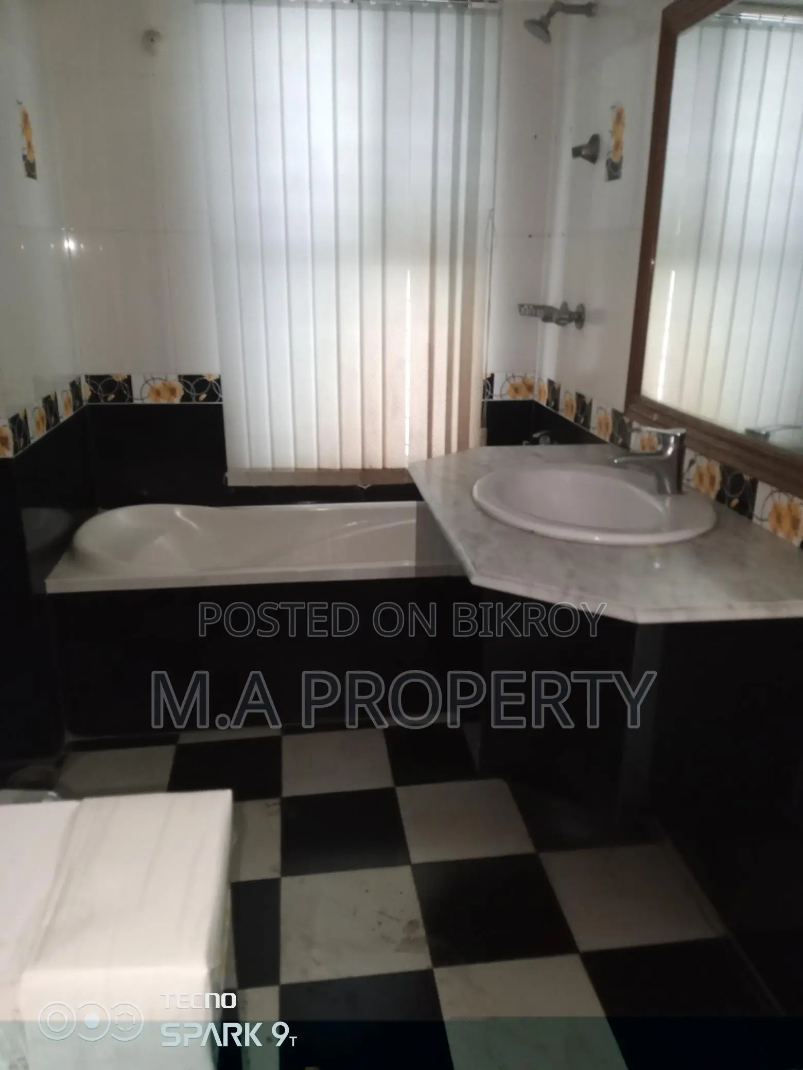 2300 SFT 3 ROOMS OFFICE APARTMENT RENT IN GULSHAN 2