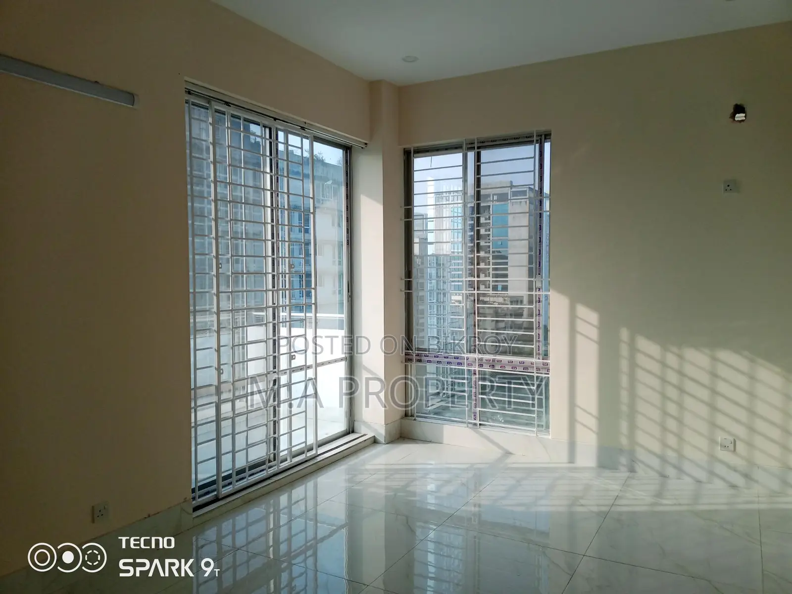 2300 SFT 3 ROOMS OFFICE APARTMENT RENT IN GULSHAN 2