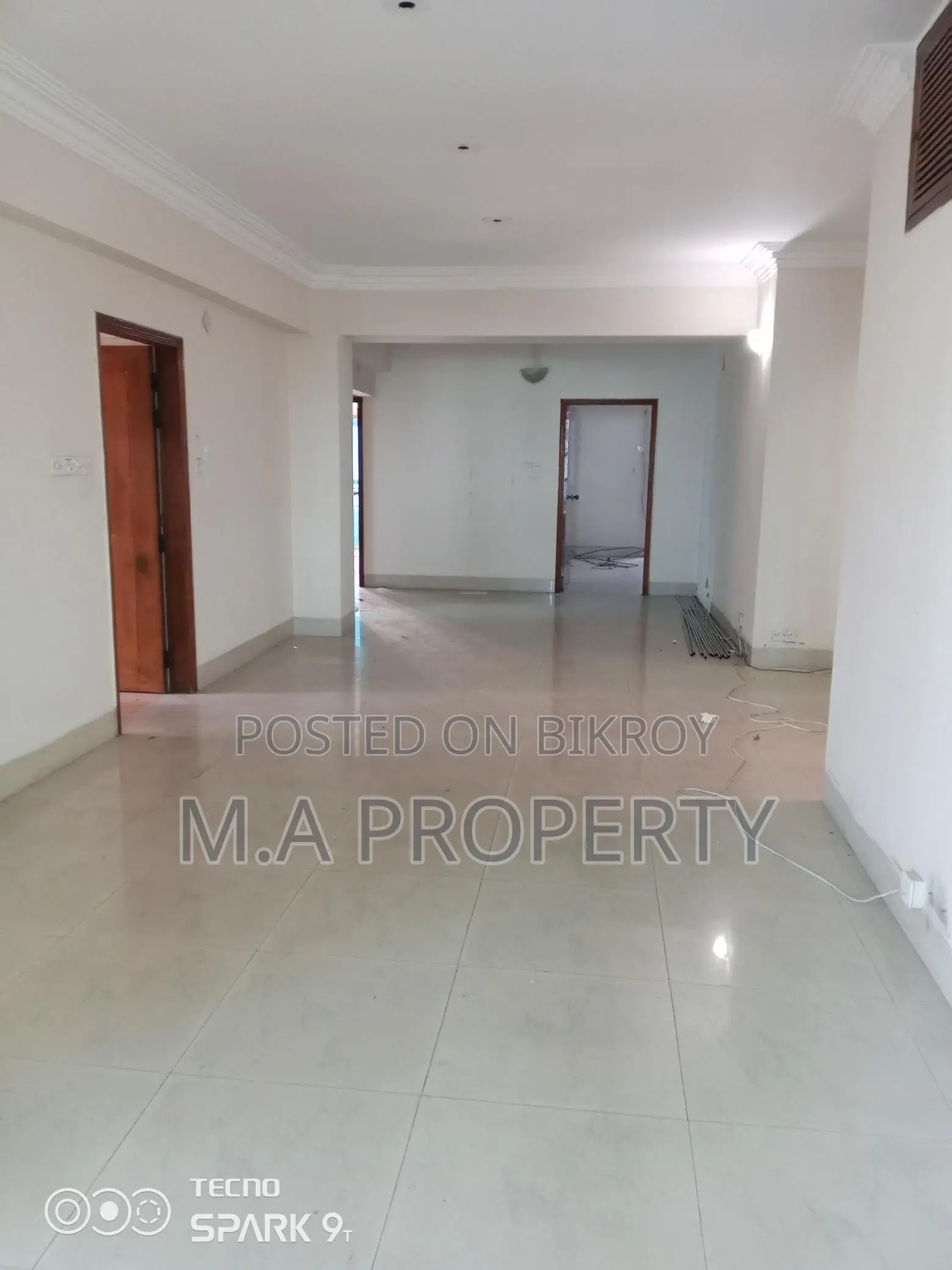 2300 SFT 3 ROOMS OFFICE APARTMENT RENT IN GULSHAN 2