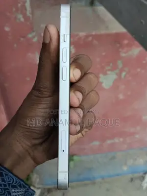 Apple iPhone 13 (Used)