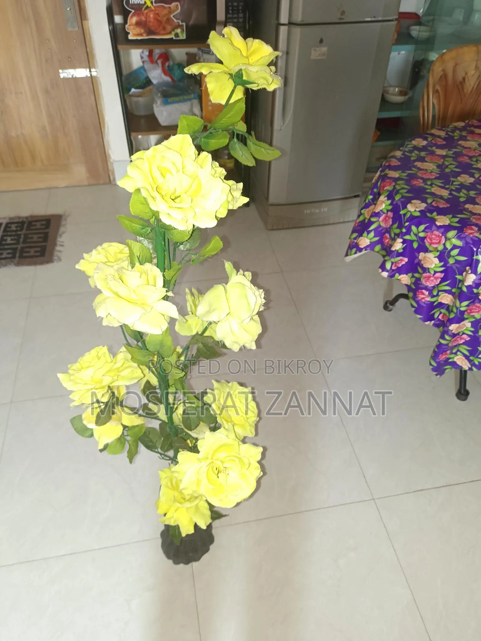 টেবিলটি বিক্রি করা হবে
