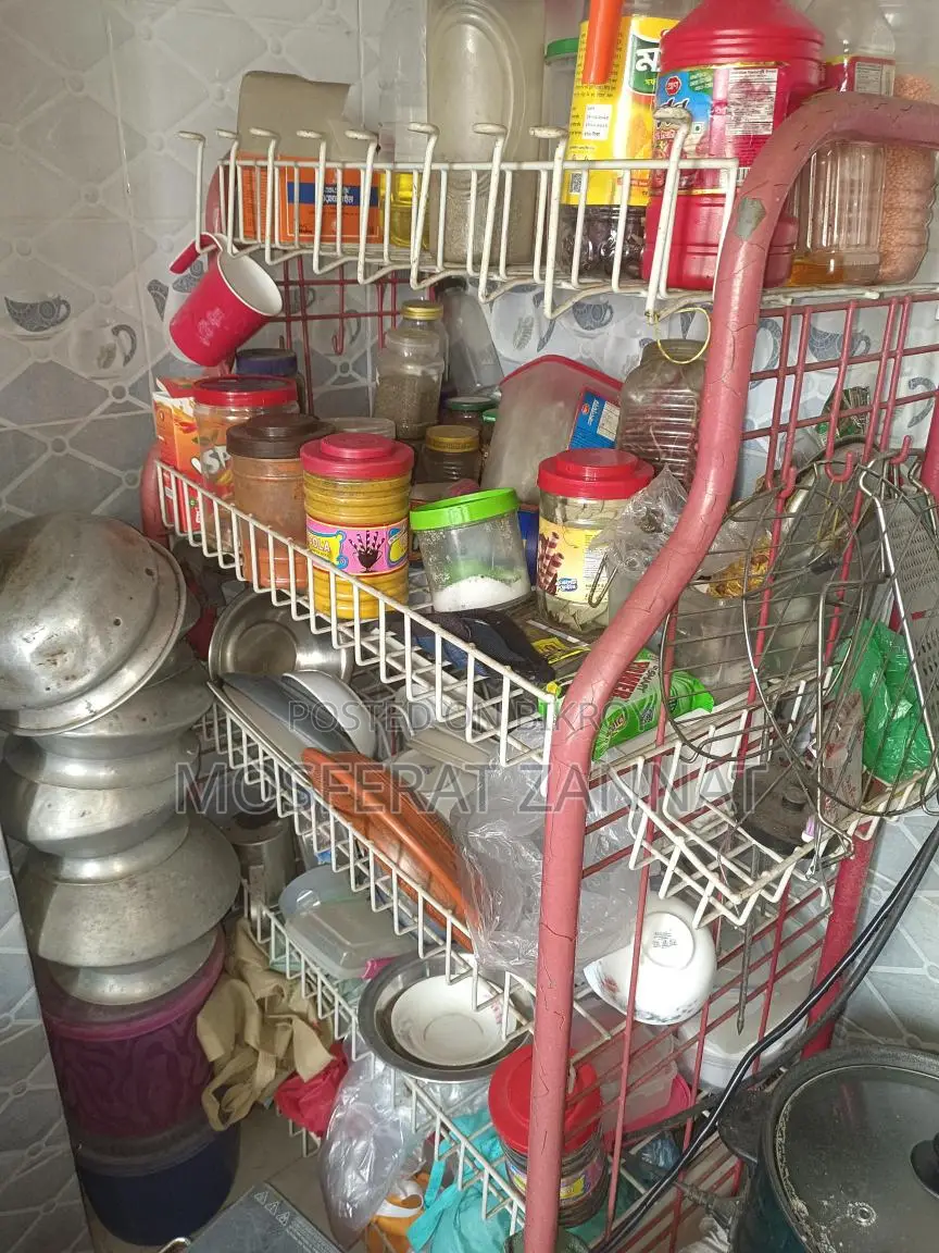 টেবিলটি বিক্রি করা হবে