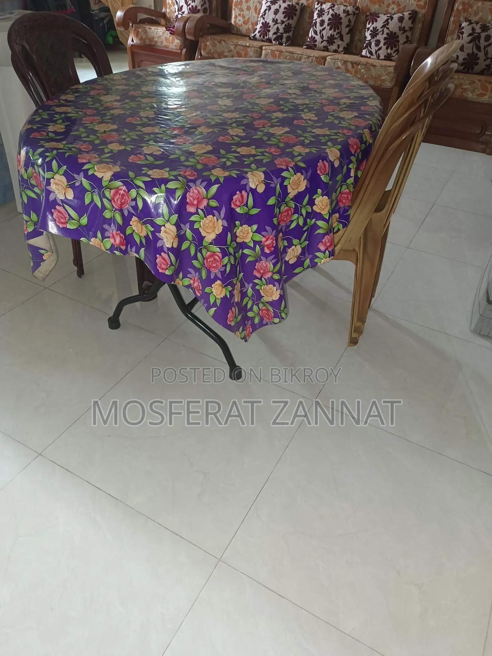 টেবিলটি বিক্রি করা হবে
