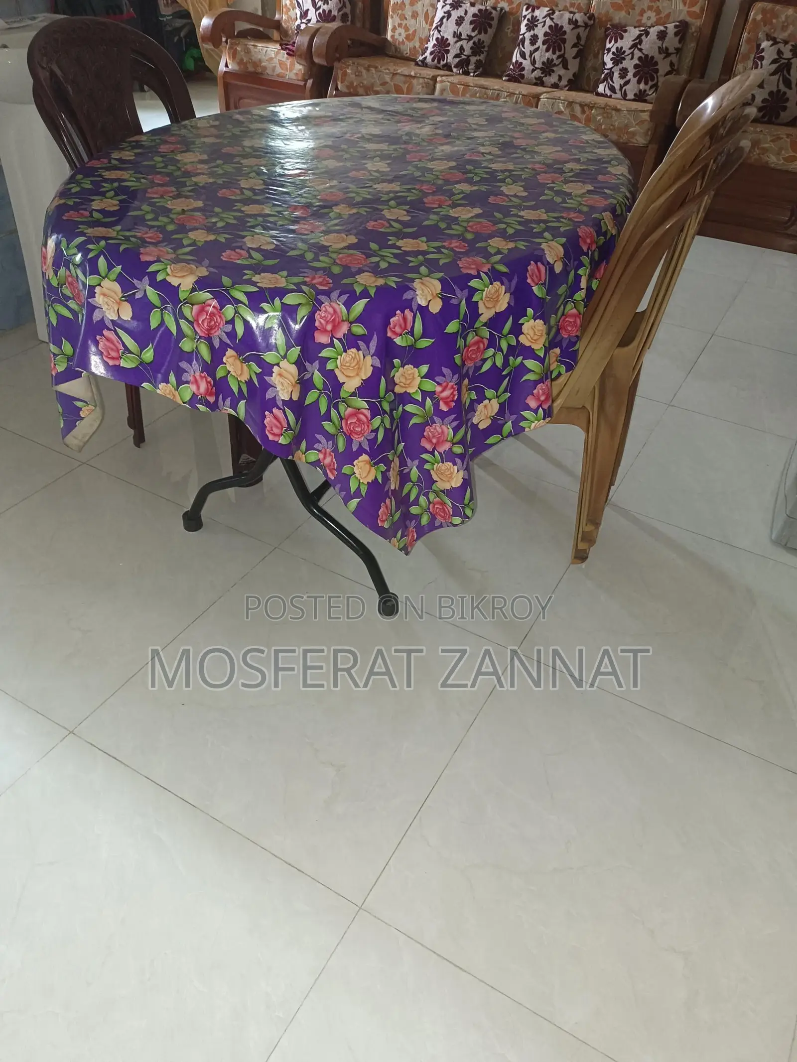 টেবিলটি বিক্রি করা হবে
