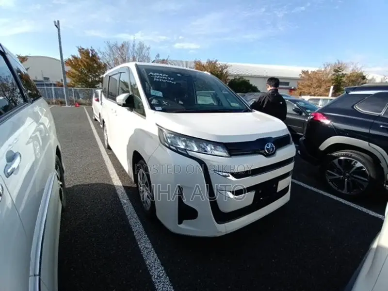 Toyota Noah X PACKAGE 2022