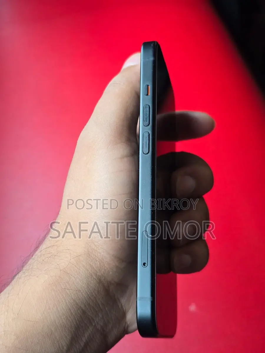 Apple iPhone 15 (Used)
