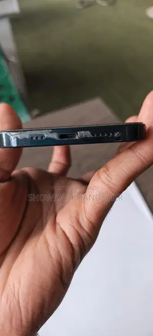Apple iPhone 13 - Midnight Color (Used)