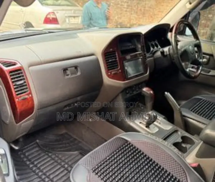 Mitsubishi Pajero 2002