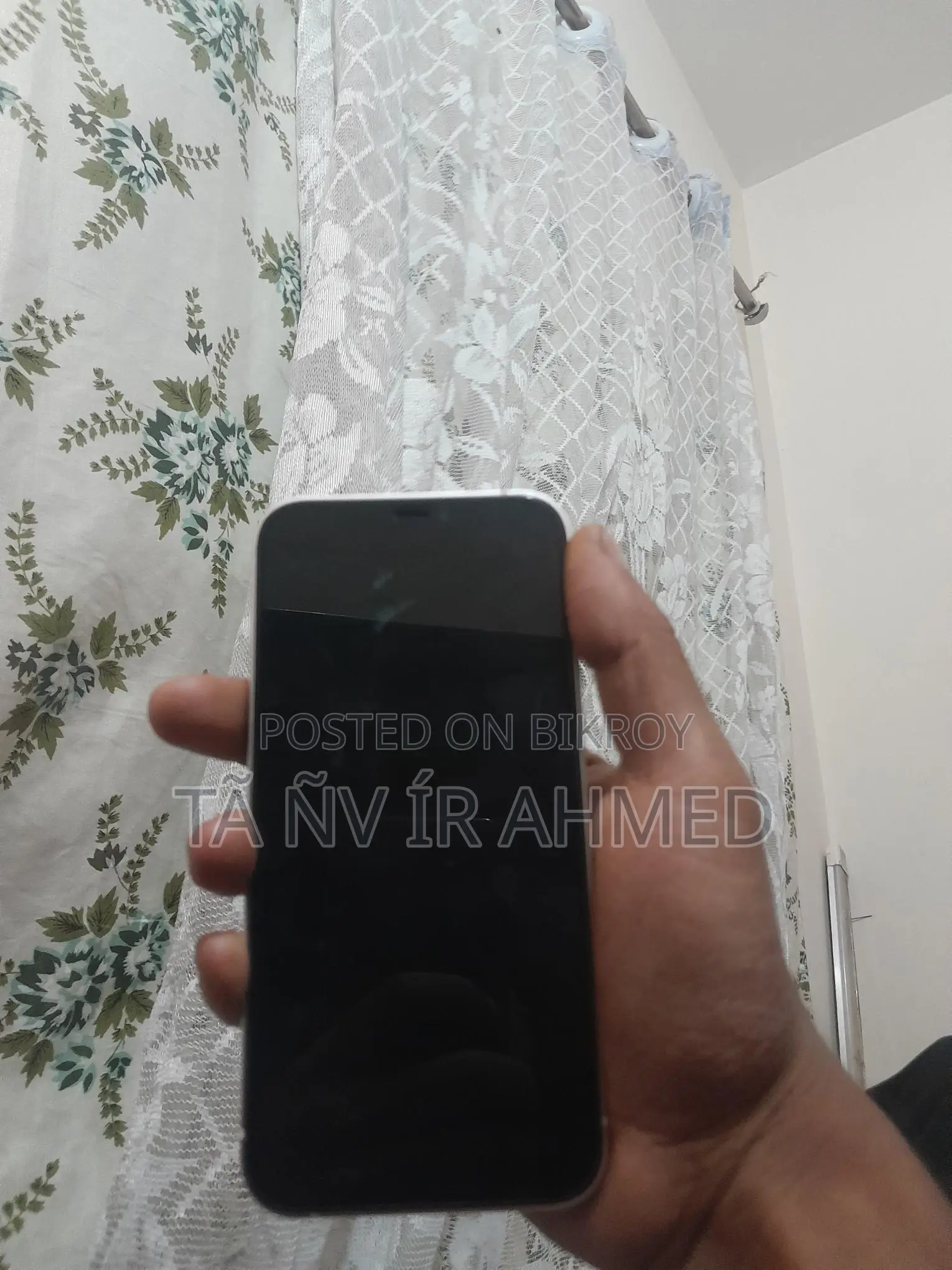 Apple iPhone 12 (Used)