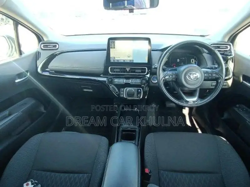 Toyota Aqua Hybrid G NEW SHAPE 2020