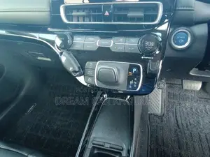 Toyota Aqua Hybrid G NEW SHAPE 2020