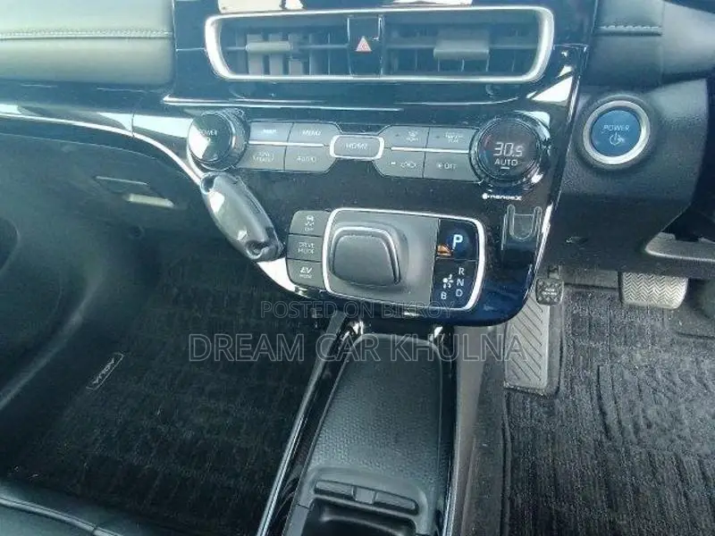 Toyota Aqua Hybrid G NEW SHAPE 2020
