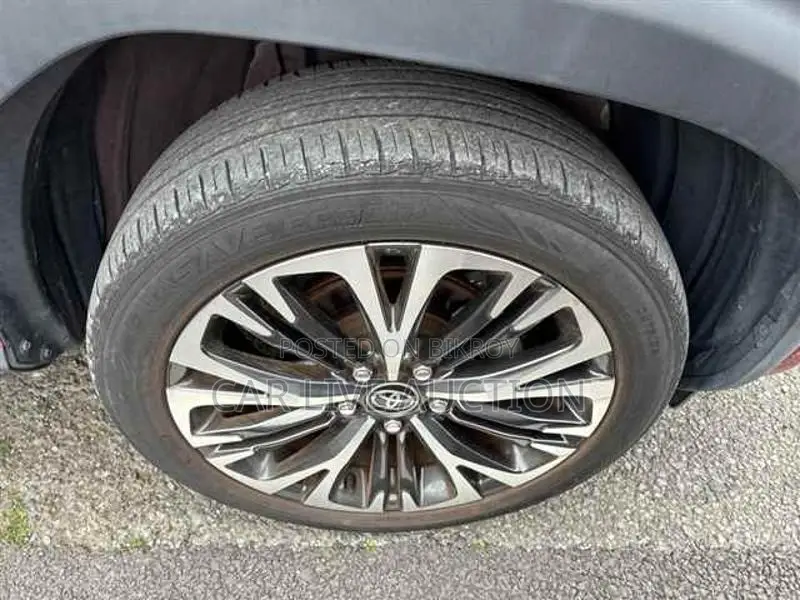 Toyota Yaris Cross hybrid 2021