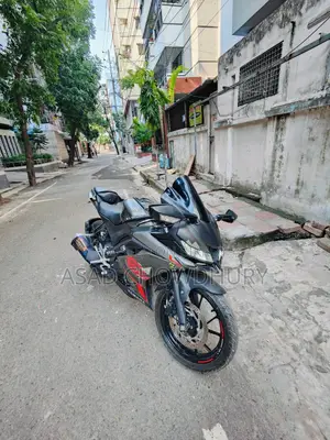 ইয়ামাহা ২০২০ গ্রে