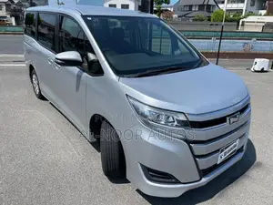 Toyota Noah Non hybrid 2021