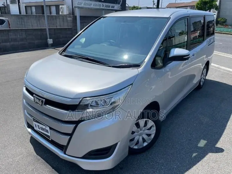 Toyota Noah Non hybrid 2021