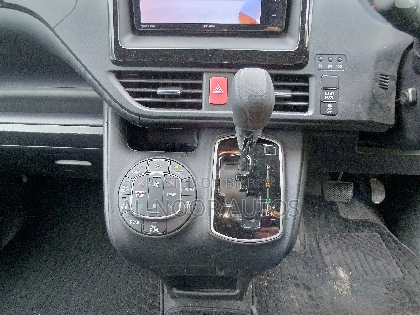 Toyota Noah Non hybrid 2021