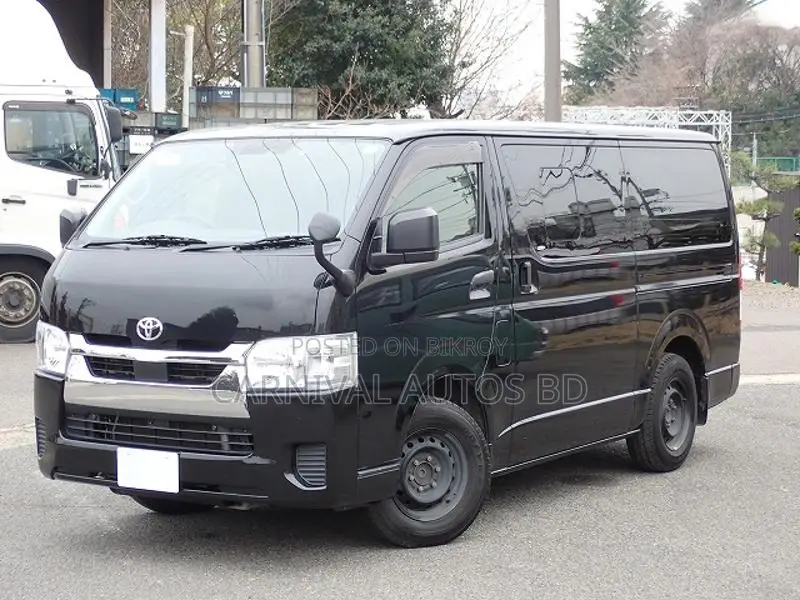 Toyota Hiace GL Dual AC 2021