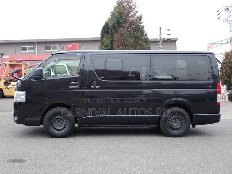 Toyota Hiace GL Dual AC 2021