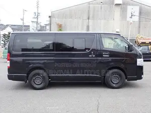 Toyota Hiace GL Dual AC 2021