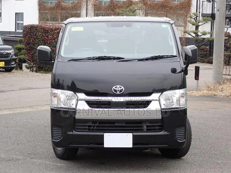 Toyota Hiace GL Dual AC 2021