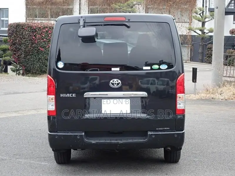 Toyota Hiace GL Dual AC 2021