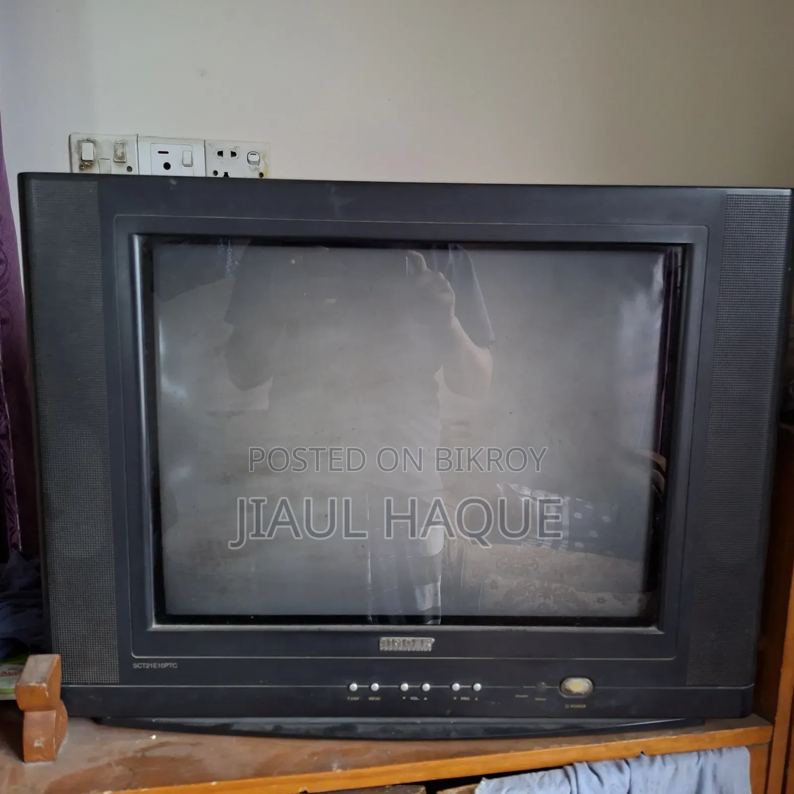 Singer Color TV