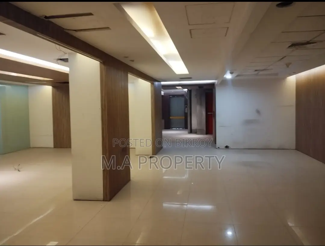 5800 SFT COMMERCIAL OFFICE APARTMENT RENT IN GULSHAN AVENUE