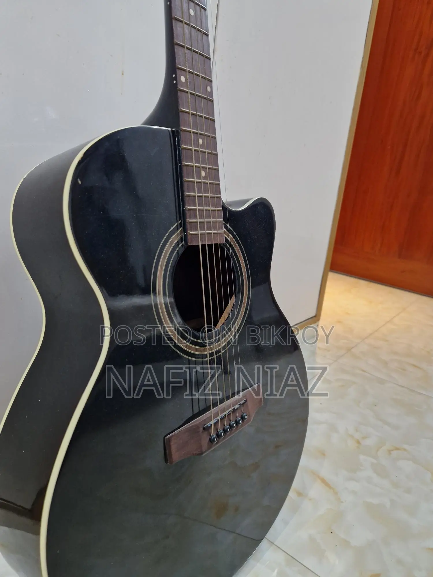 Guitar (Acoustic Axe)